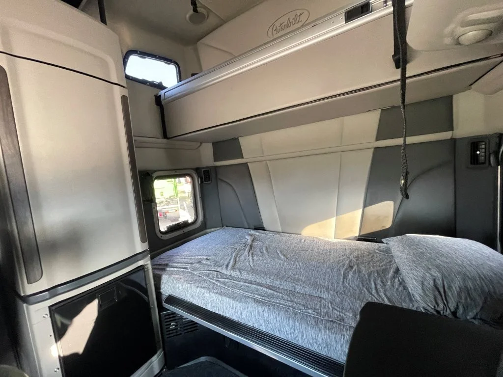 2023 Peterbilt 579 - image 13