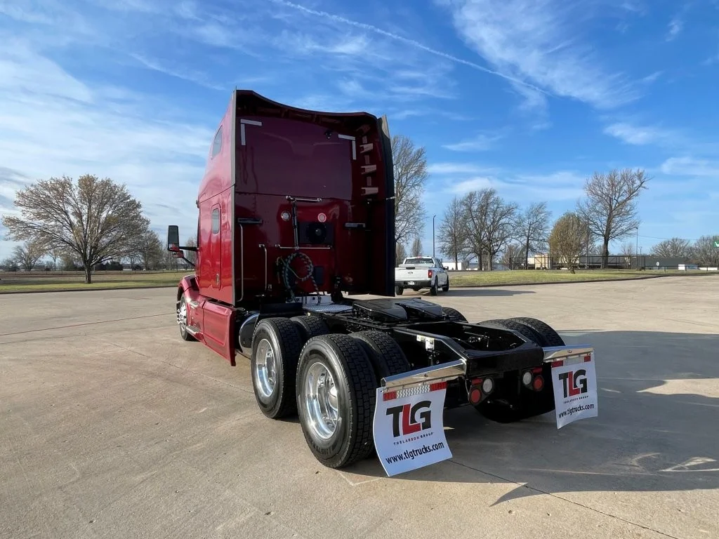 2023 Peterbilt 579 - image 3