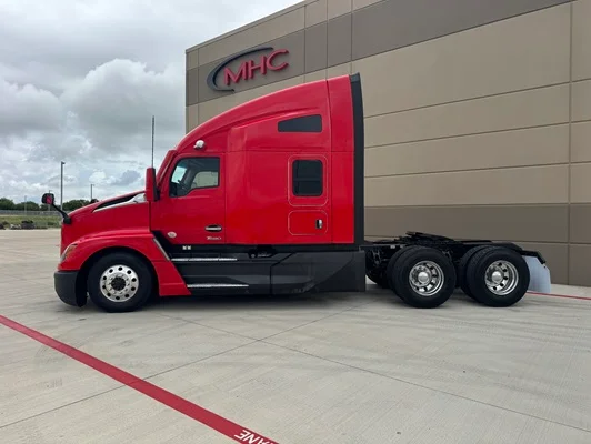 2023 Kenworth T680 in Sanger, TX — photo 12