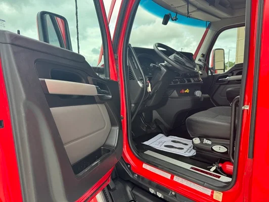 2023 Kenworth T680 in Sanger, TX — photo 14