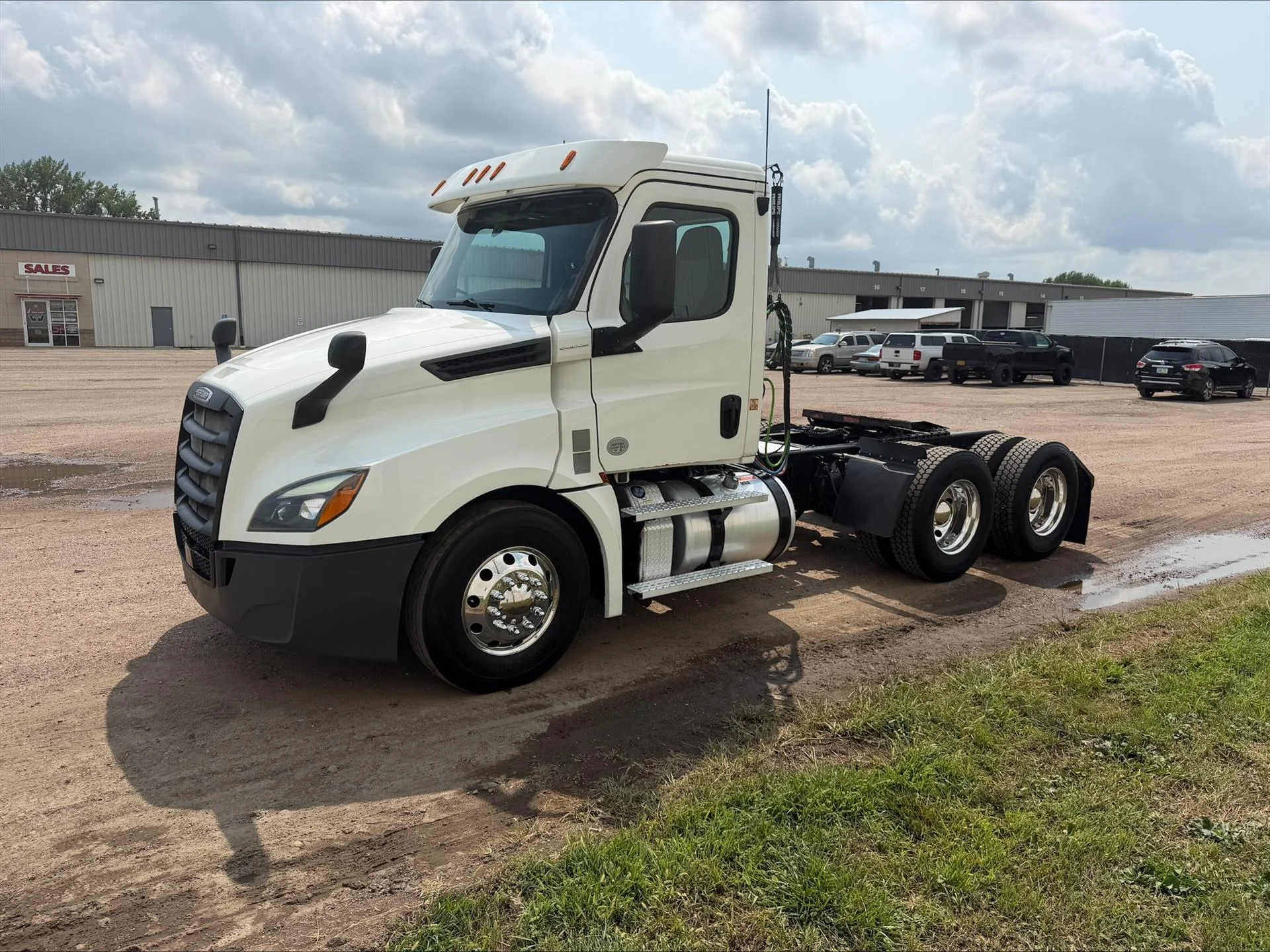 2020 Freightliner Cascadia in Sioux City, IA — photo 4