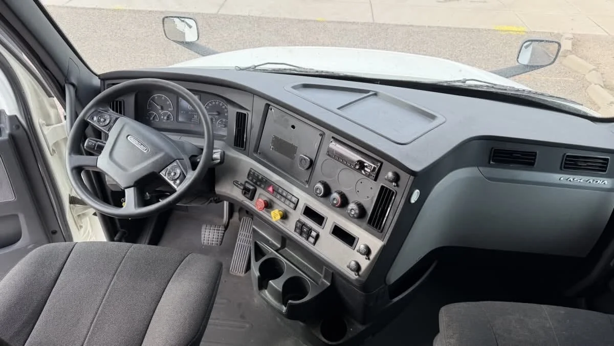 2019 Freightliner Cascadia in Phoenix, AZ — photo 7