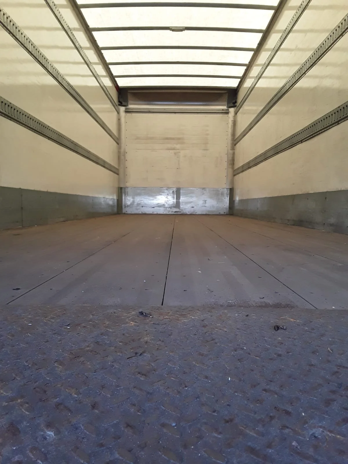 2016 Hino 338 - image 8