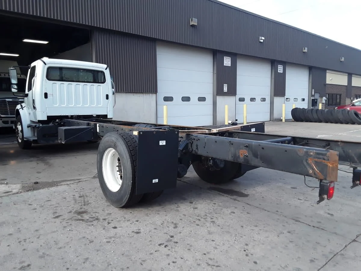2020 Freightliner M2 106 in Kansas City, MO — photo 6