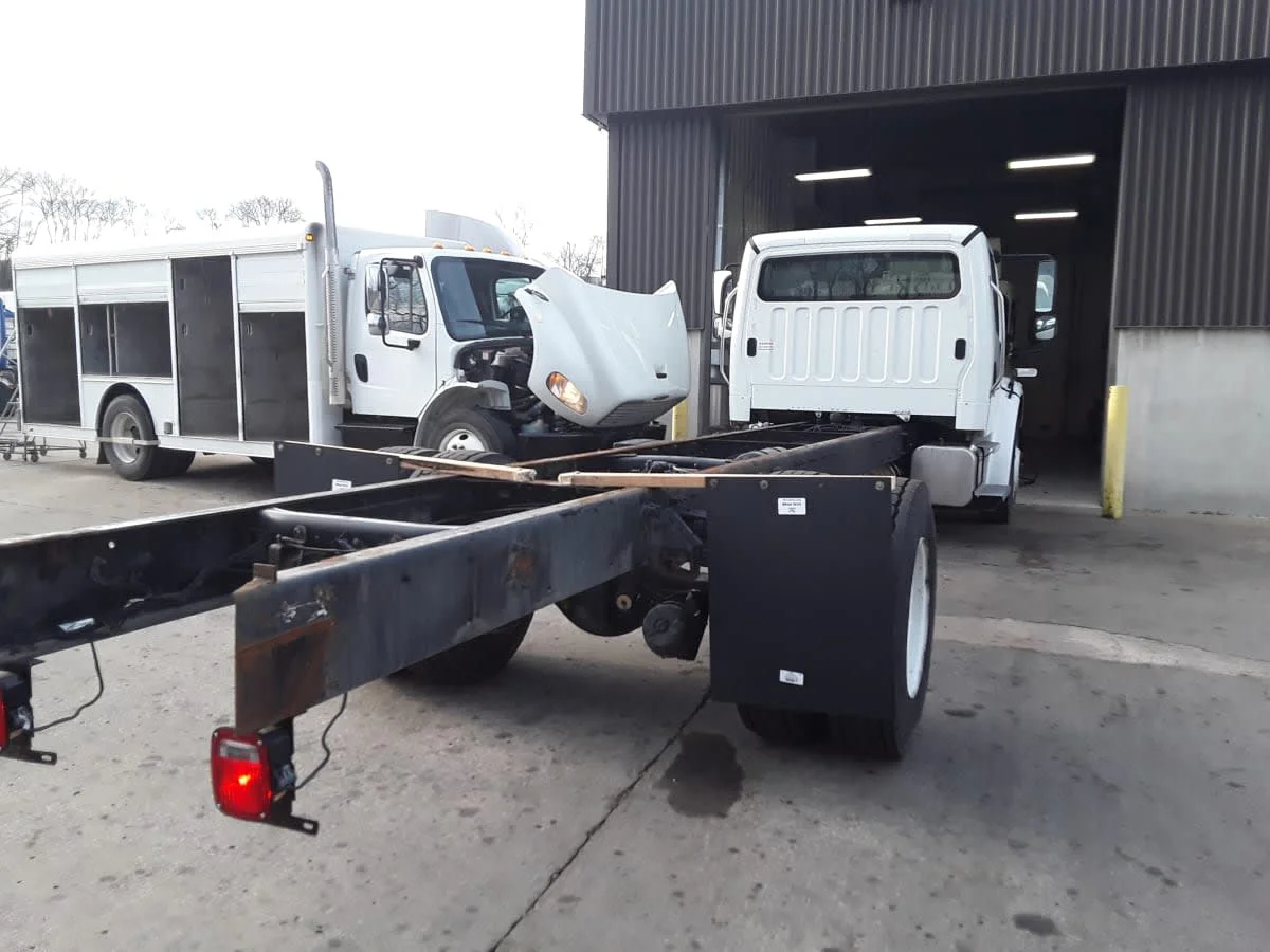 2020 Freightliner M2 106 in Kansas City, MO — photo 4