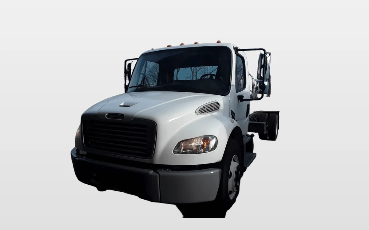 2020 Freightliner M2 106 - image 1