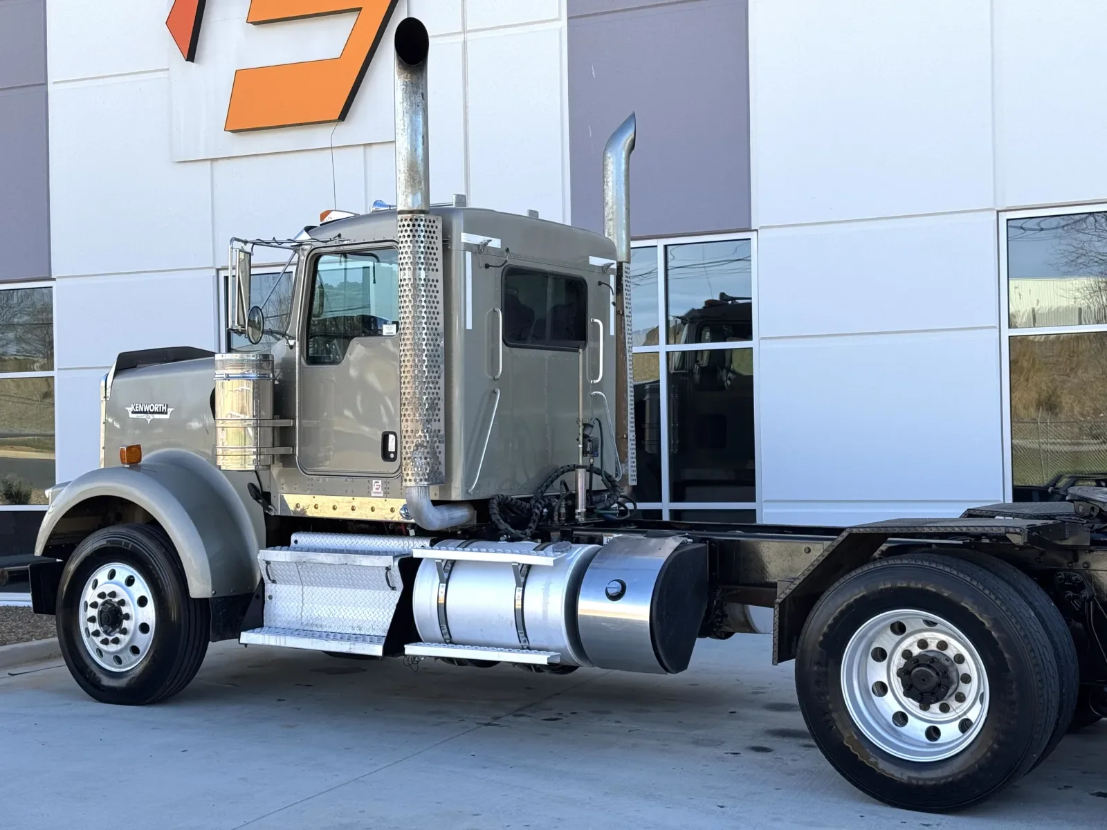 2021 Kenworth W900 - image 8