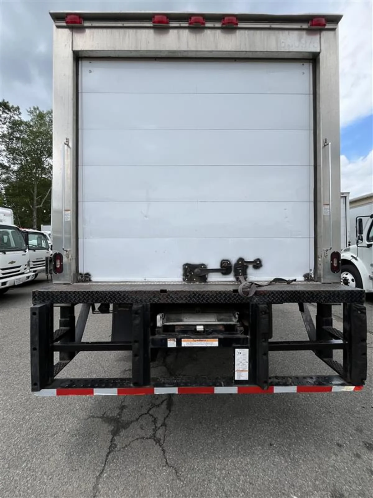 2018 Freightliner M2 106 - image 5