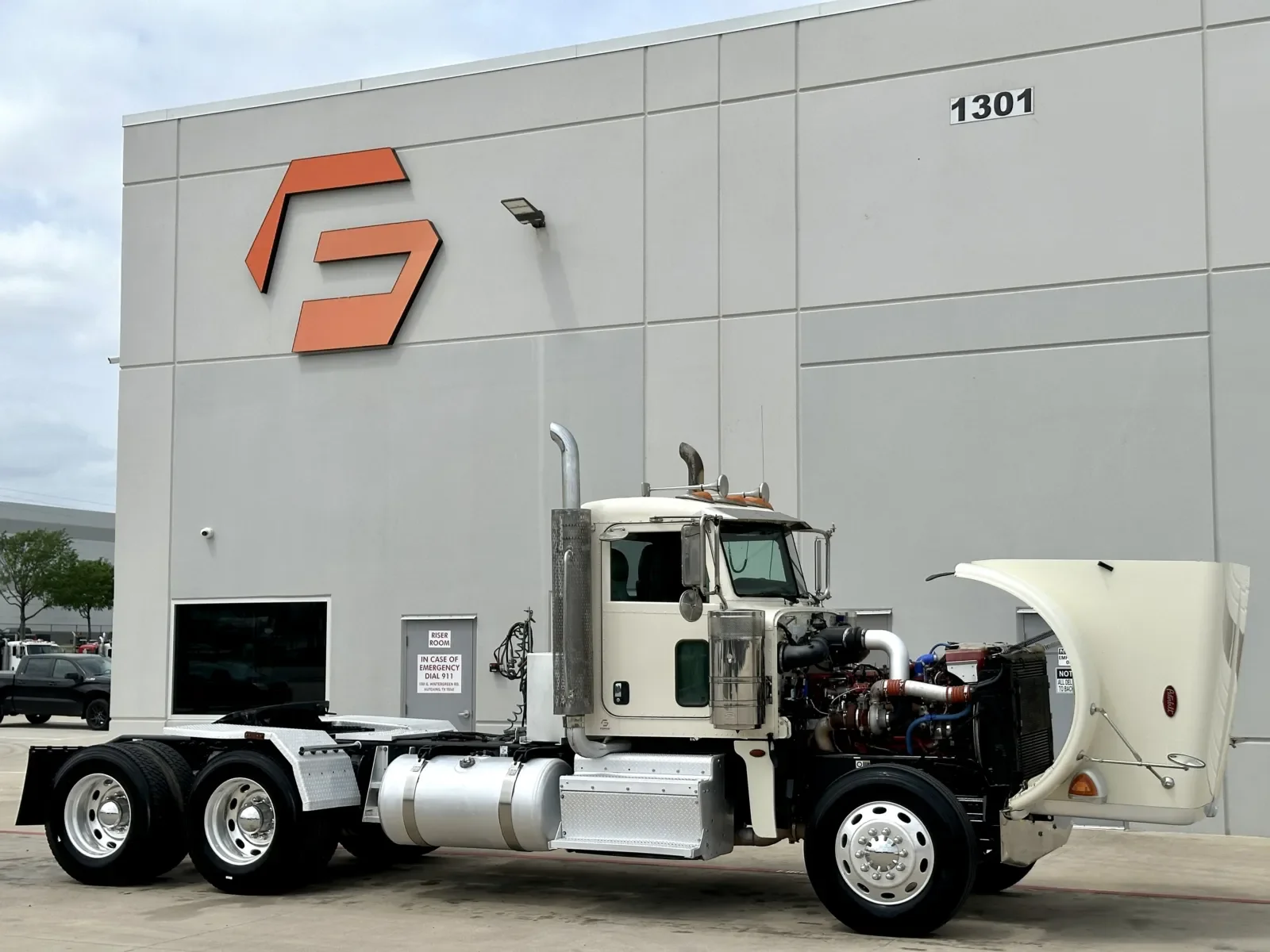 2012 Peterbilt 367 in Hutchins, TX — photo 9