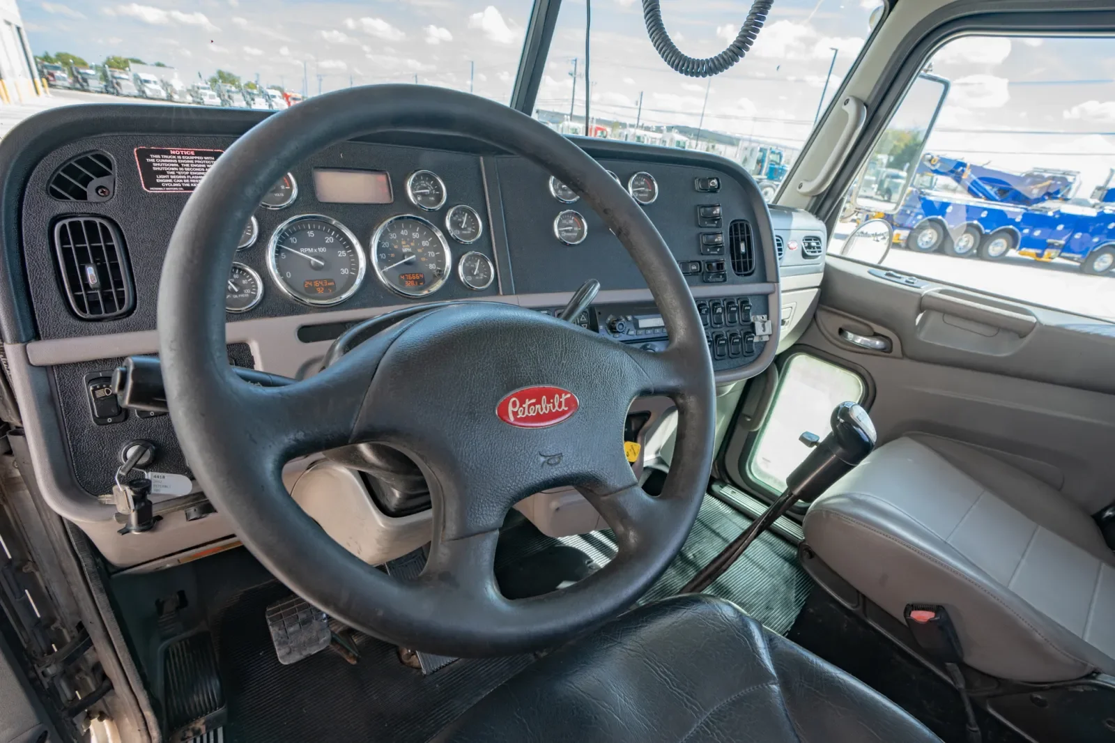2012 Peterbilt 367 in Hutchins, TX — photo 15