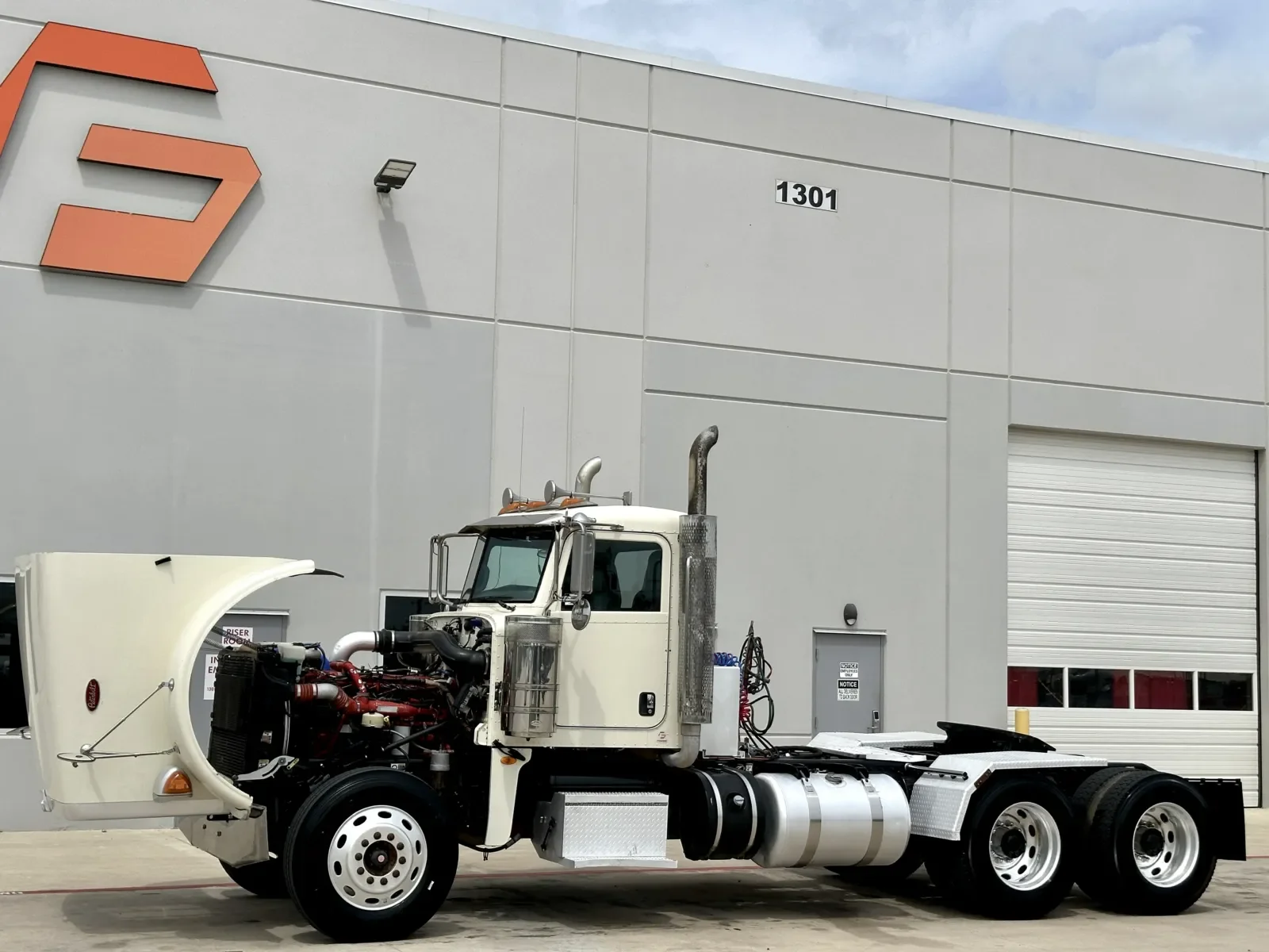 2012 Peterbilt 367 in Hutchins, TX — photo 10