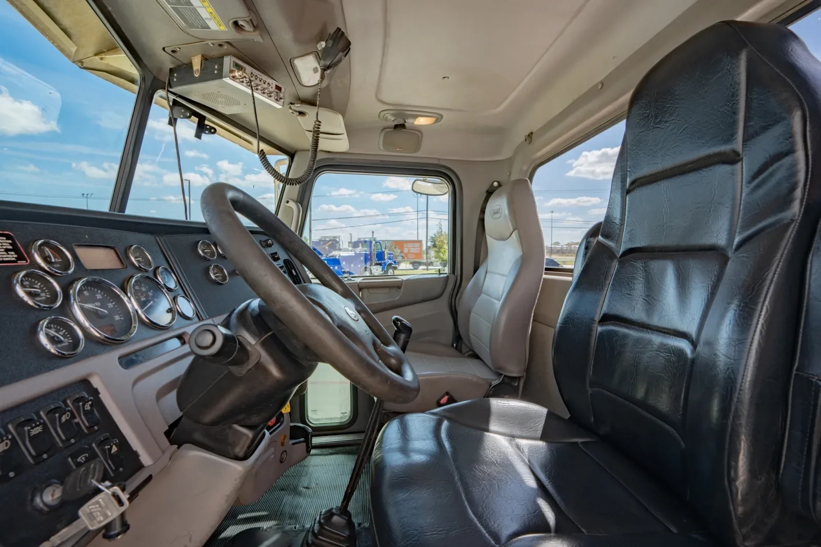 2012 Peterbilt 367 in Hutchins, TX — photo 14