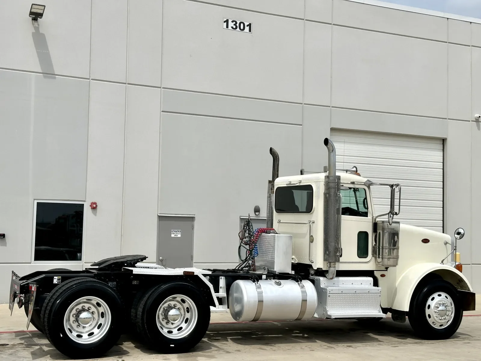 2012 Peterbilt 367 in Hutchins, TX — photo 5