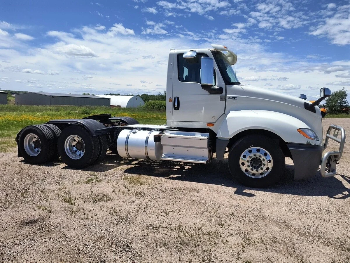 2019 International LT in Abbotsford, WI — photo 2
