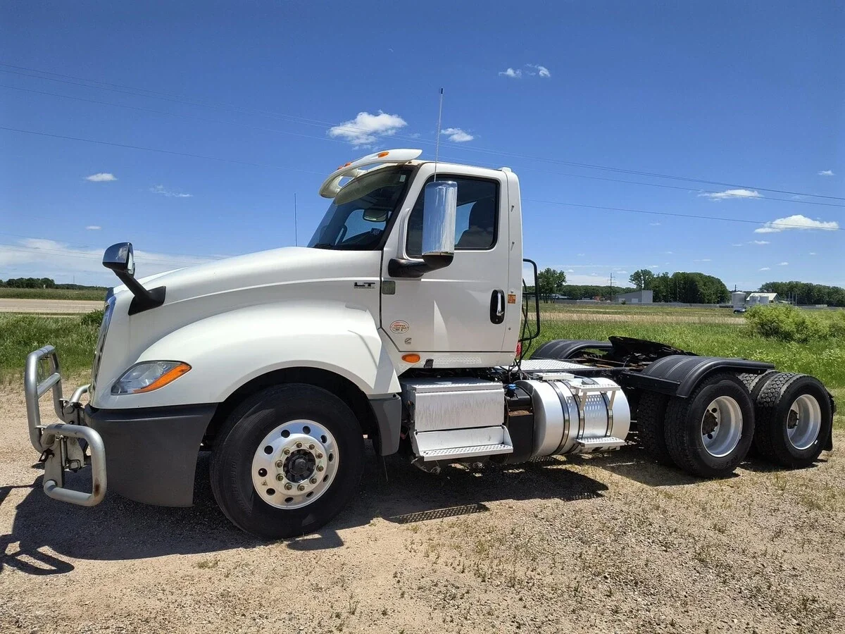 2019 International LT in Abbotsford, WI