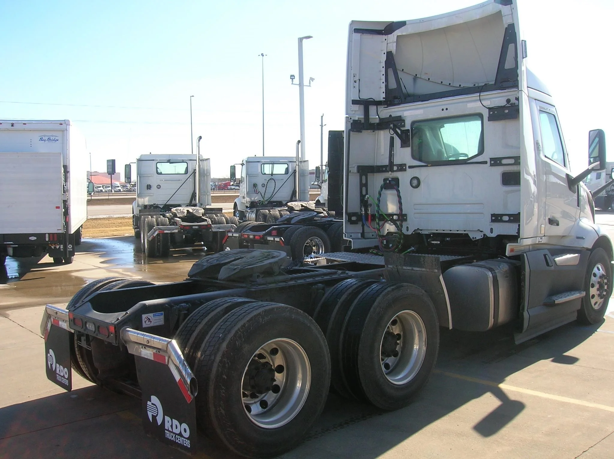 2025 Volvo VNL 300 — photo 5