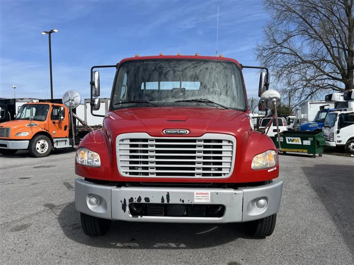 2020 Freightliner M2 106 in Beltsville, MD — photo 2