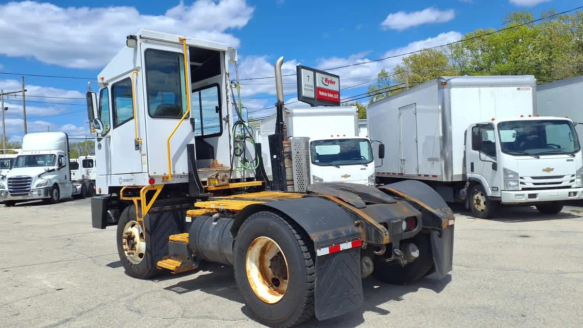 2017 Capacity TJ5000 in Warwick, RI — photo 6