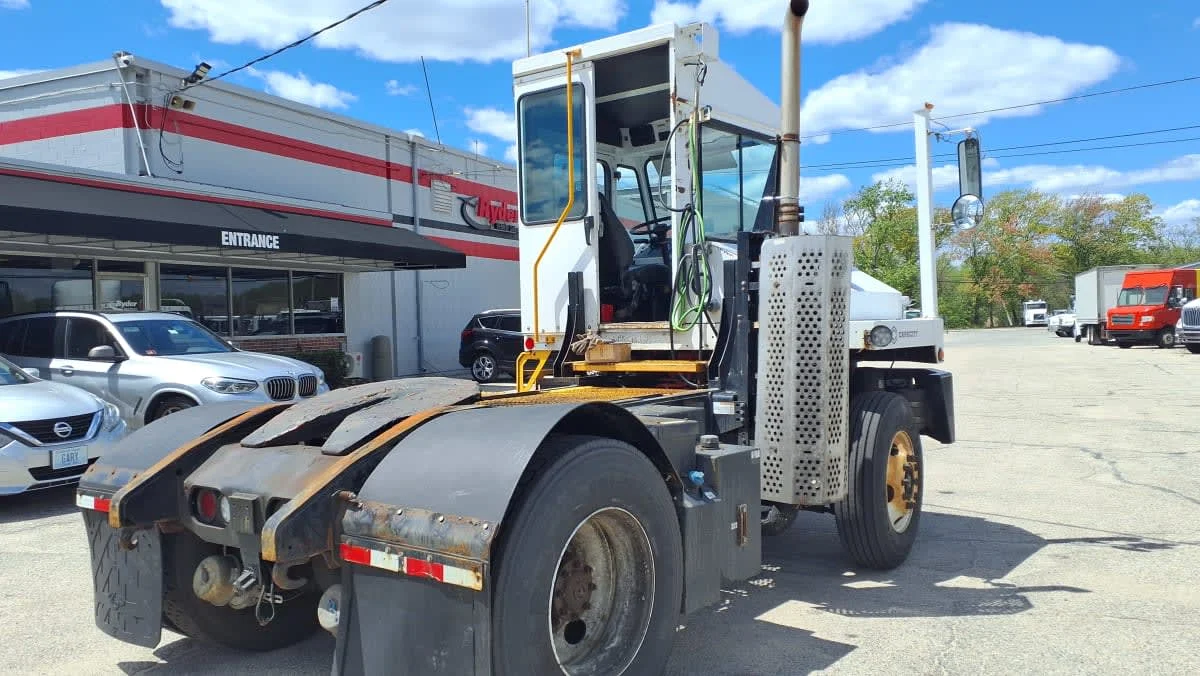 2017 Capacity TJ5000 in Warwick, RI — photo 4