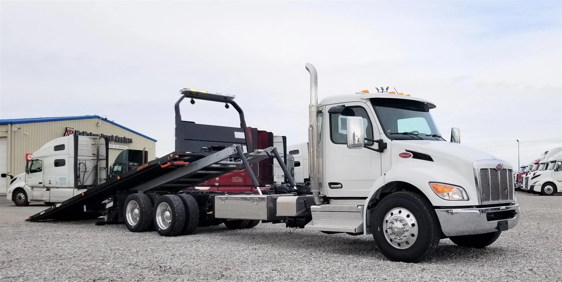 2025 Peterbilt 548 in London, OH — photo 12