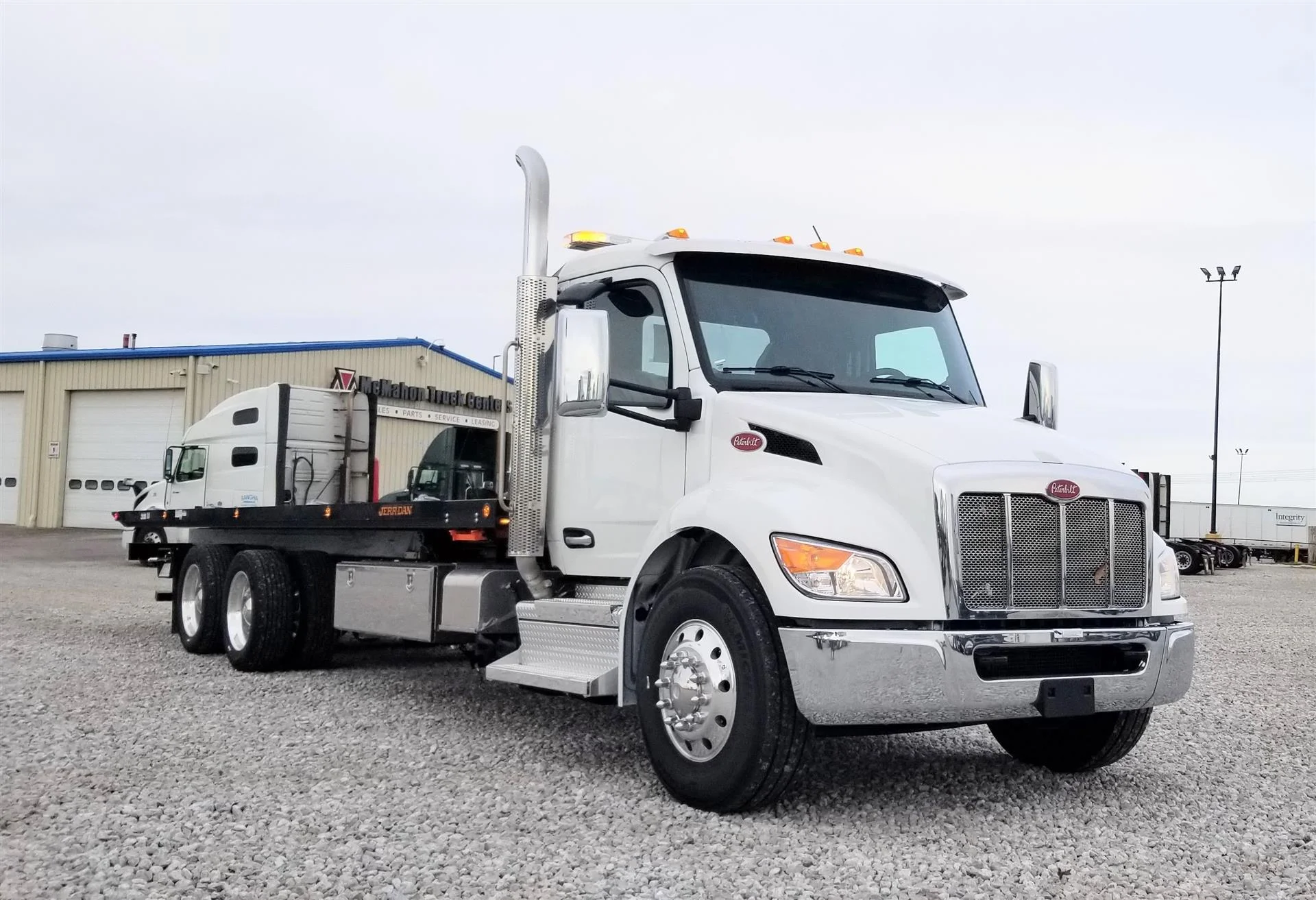 2025 Peterbilt 548 in London, OH — photo 3