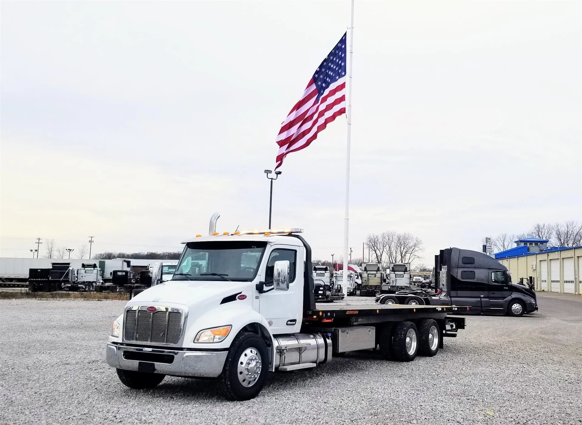 2025 Peterbilt 548 in London, OH — photo 2
