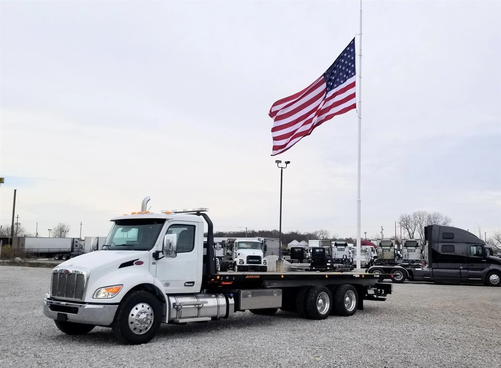2025 Peterbilt 548 in London, OH — photo 5