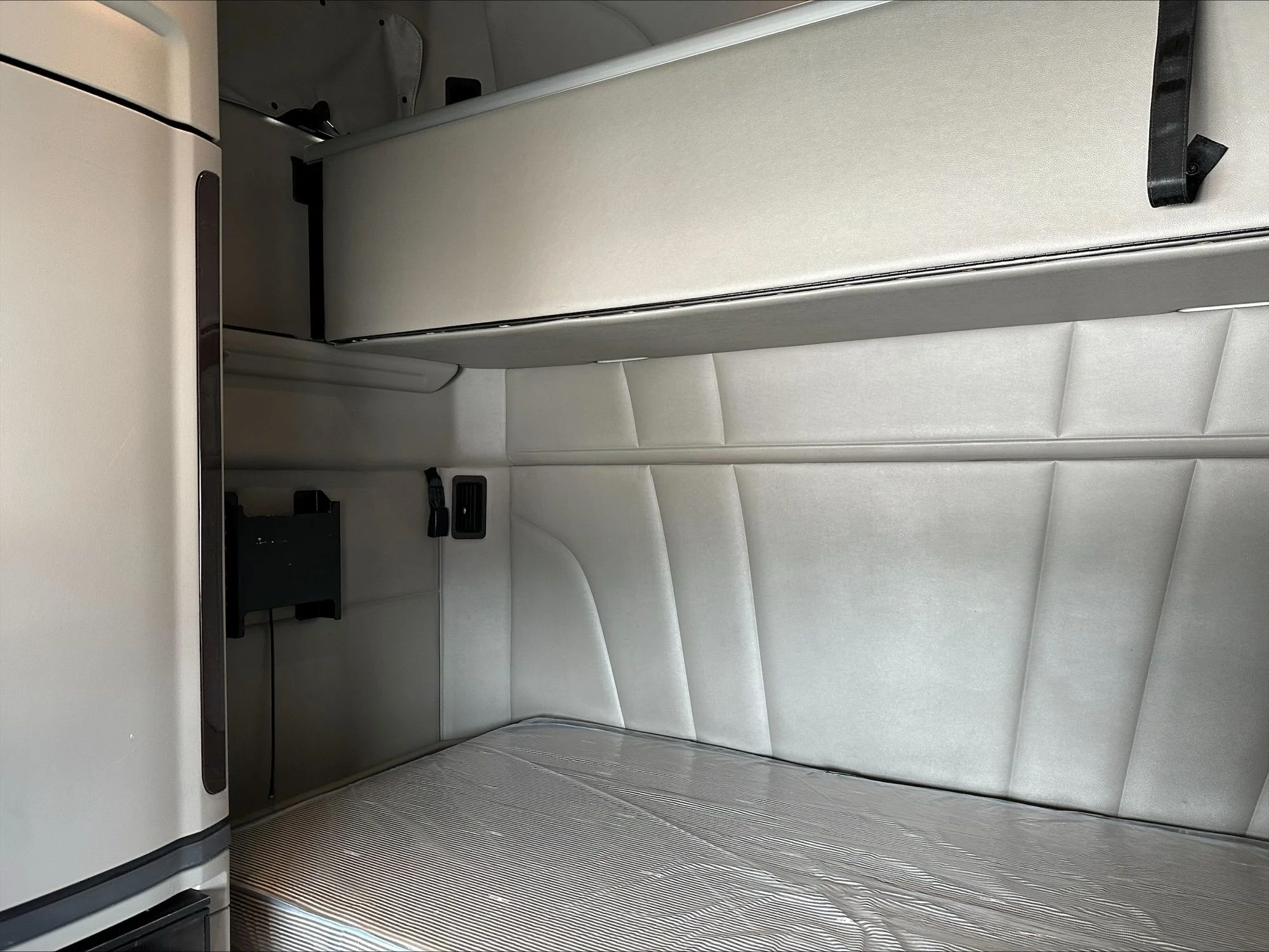 2021 Peterbilt 579 in Portland, OR — photo 12