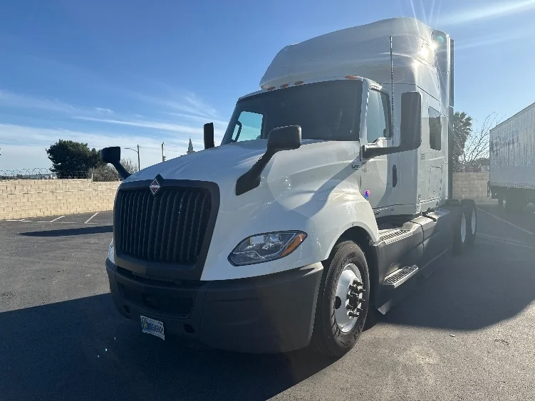 2023 International LT in Fontana, CA — photo 3