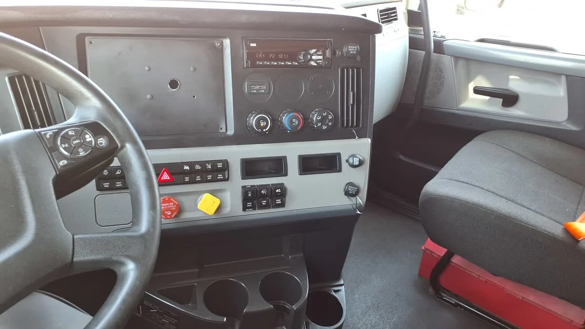 2022 Freightliner Cascadia in Memphis, TN — photo 7