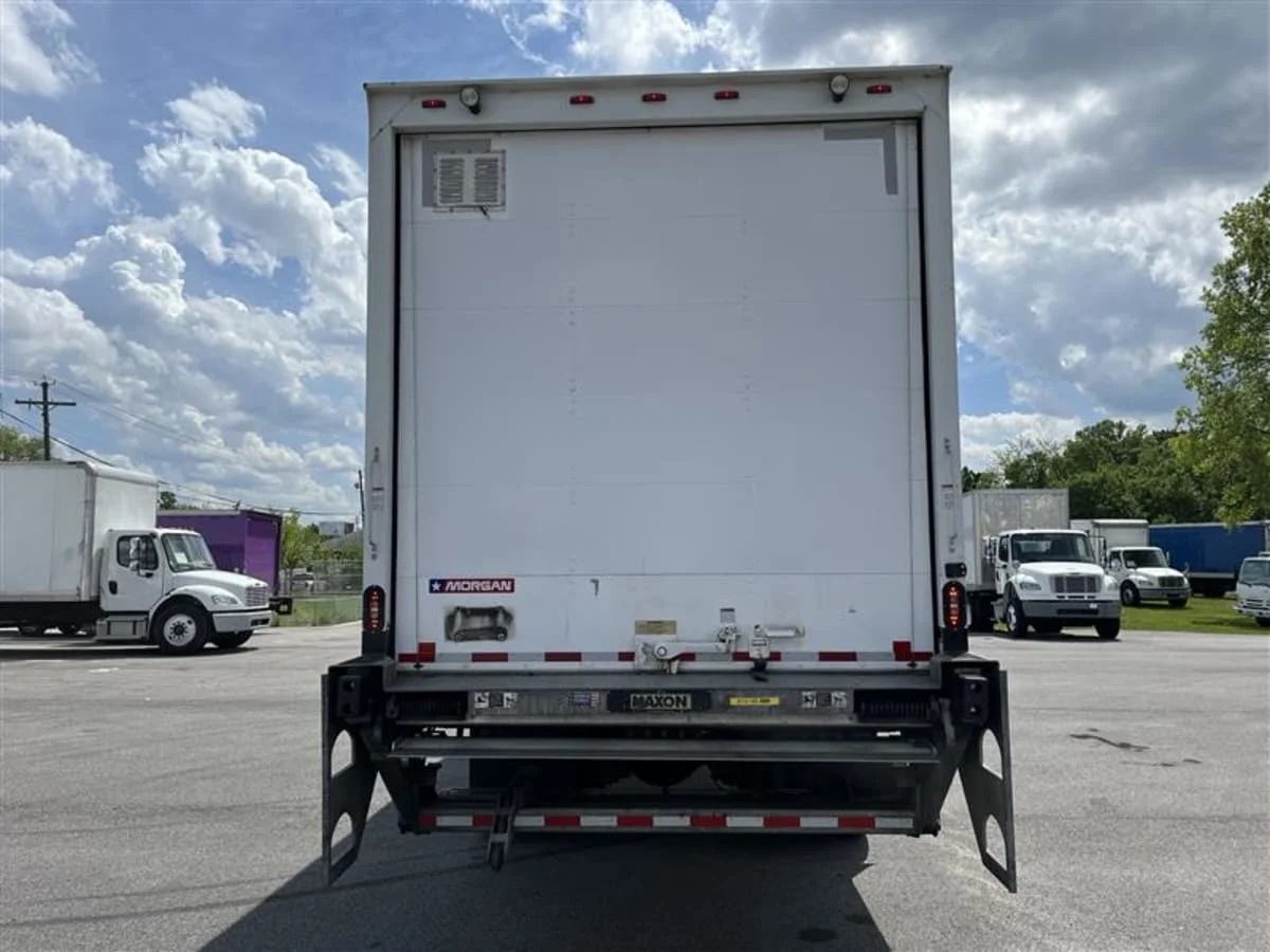 2019 Freightliner M2 106 - image 5
