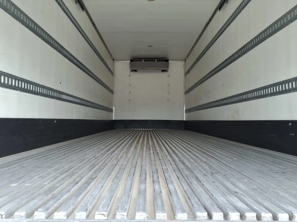 2022 International MV - image 9