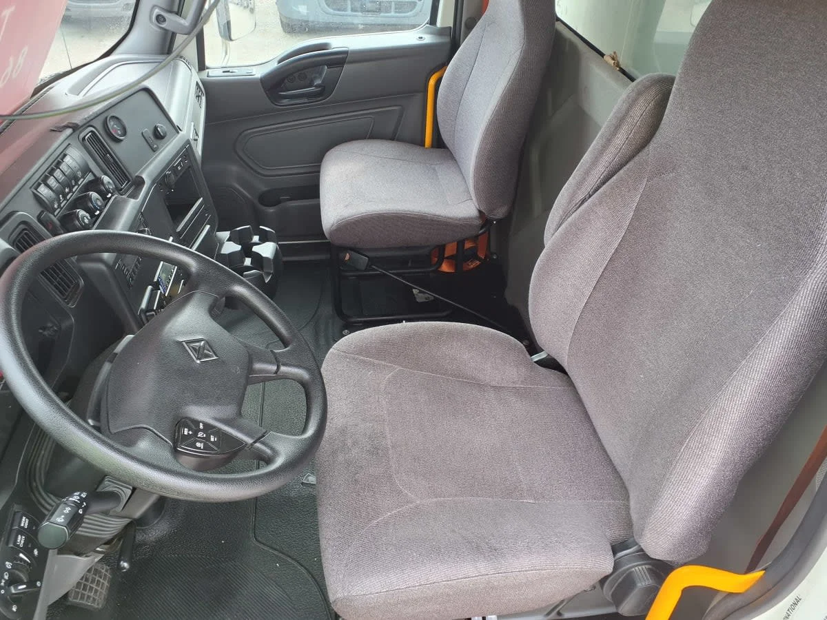 2022 International MV - image 8