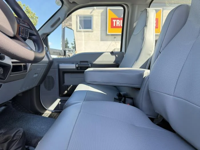 2027 Ford F-650 — photo 11