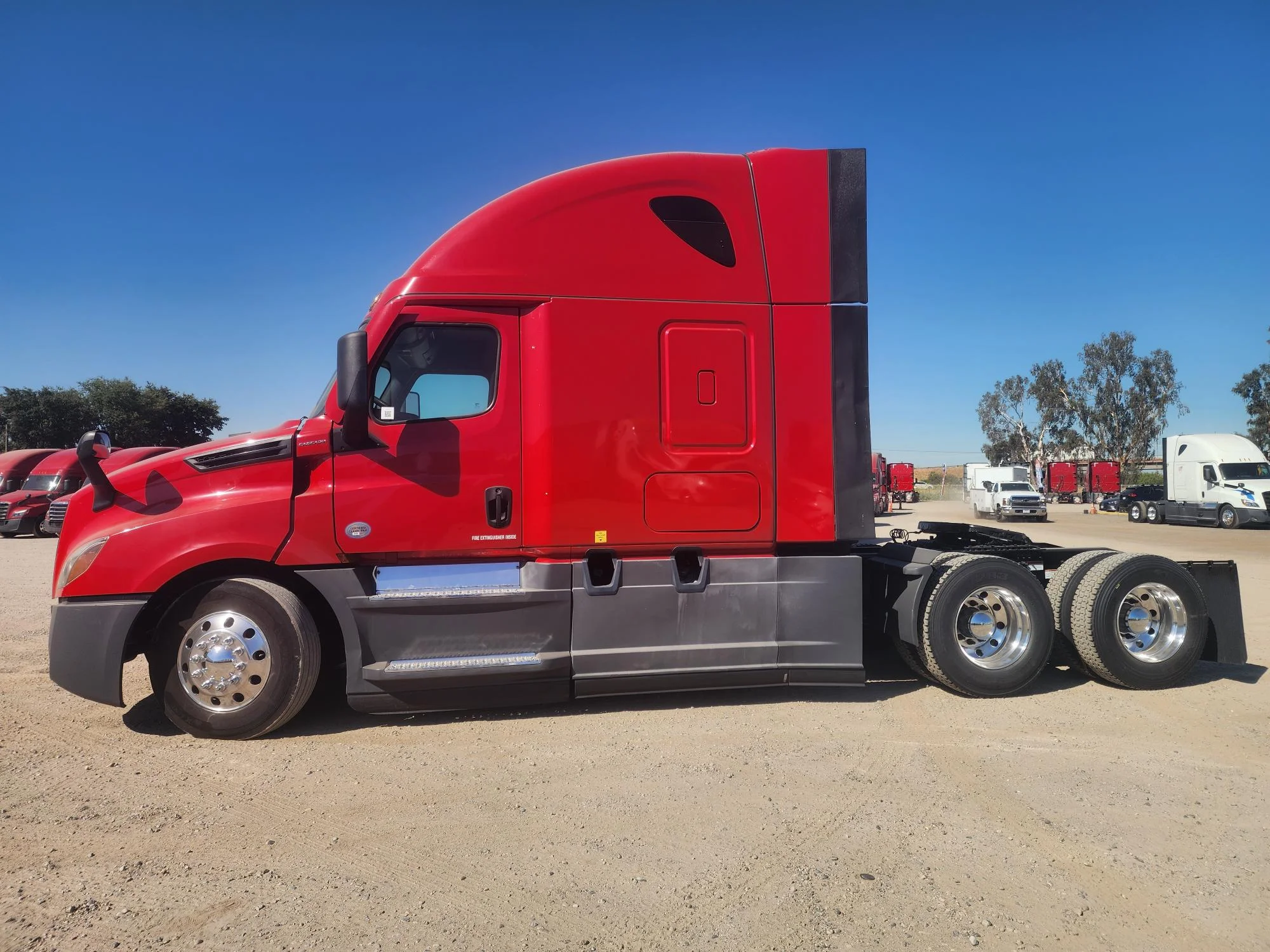 2021 Freightliner Cascadia in Fresno, CA — photo 4