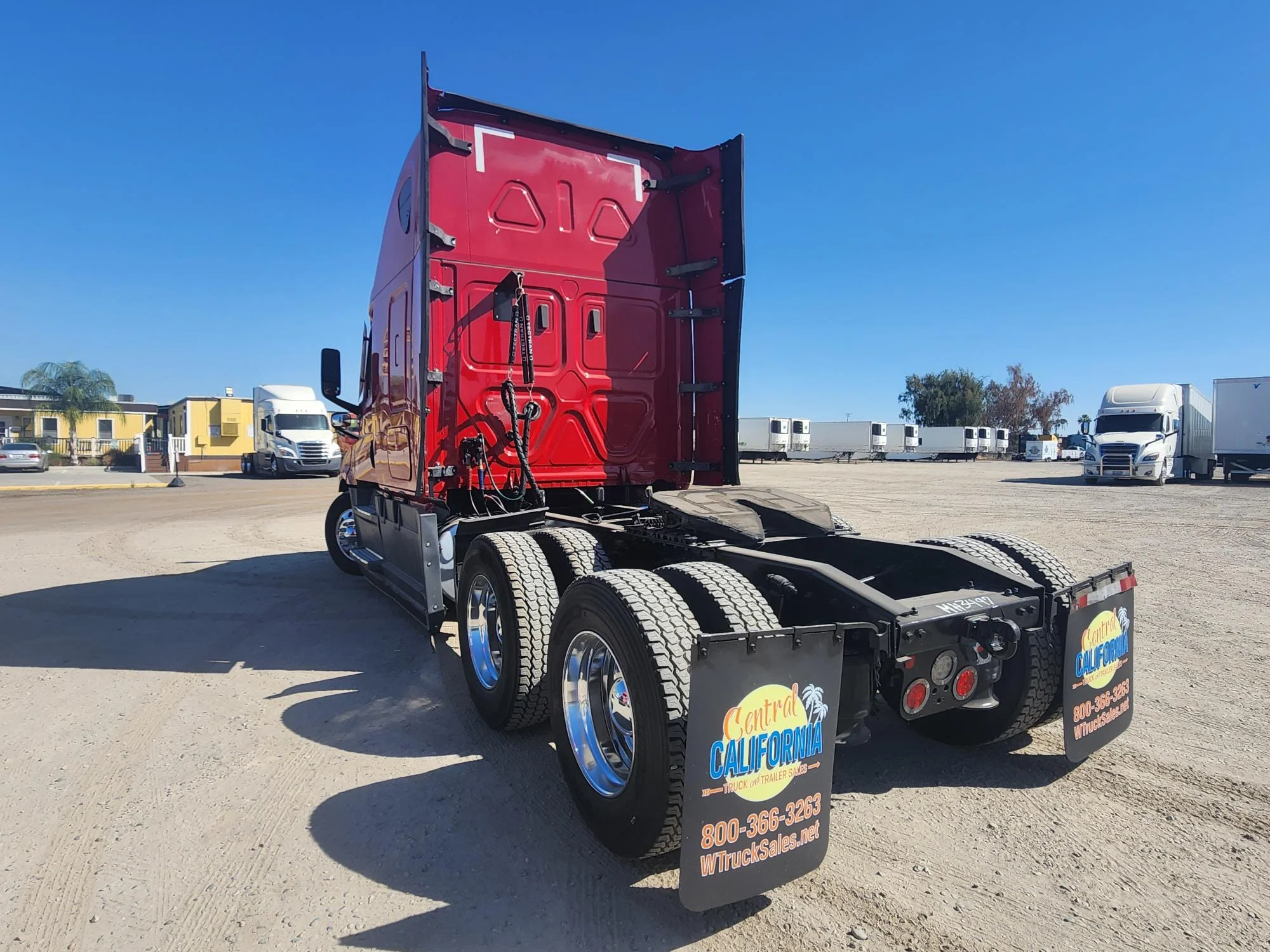 2021 Freightliner Cascadia in Fresno, CA — photo 5