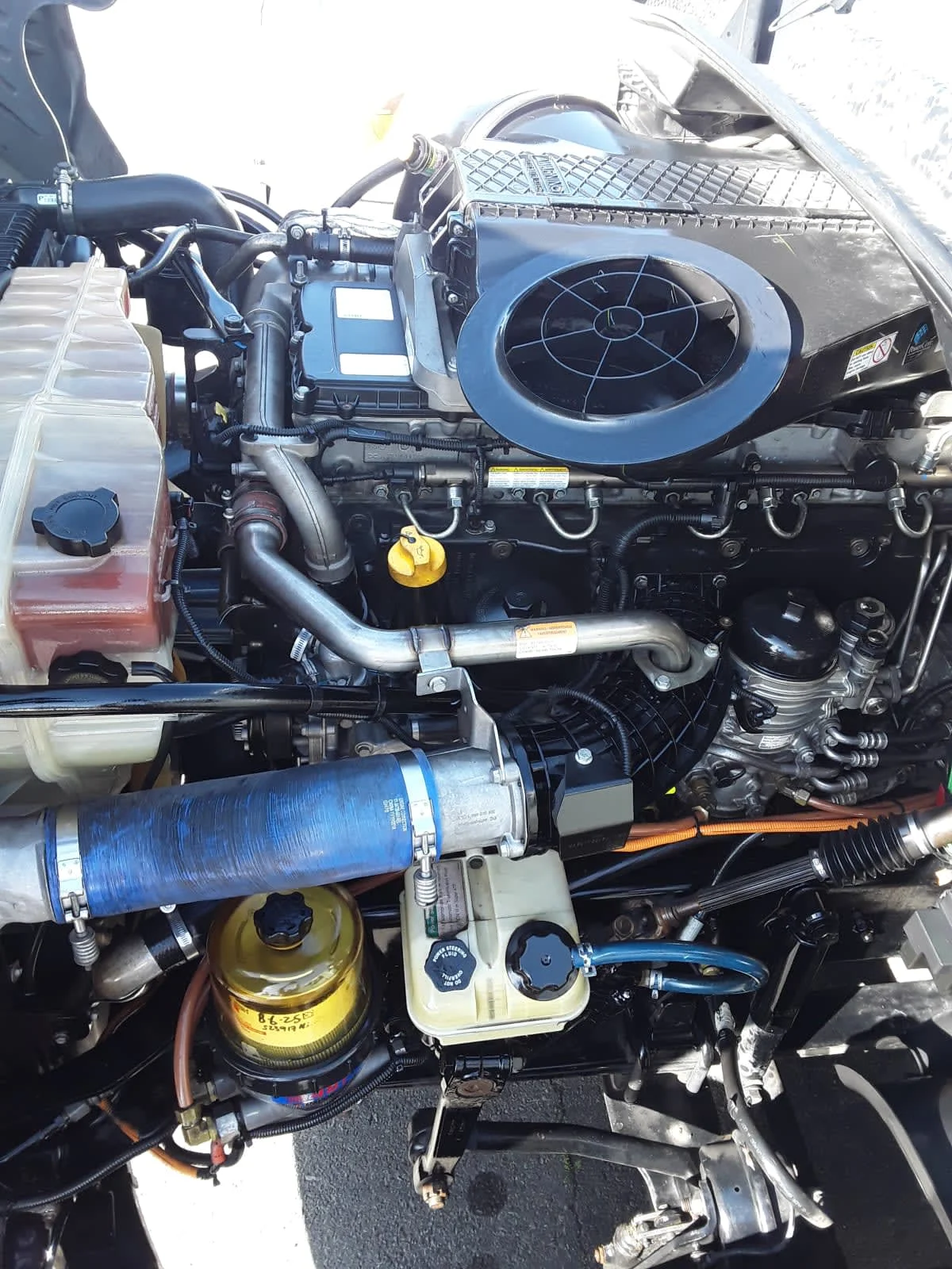 2019 Freightliner Cascadia - image 9