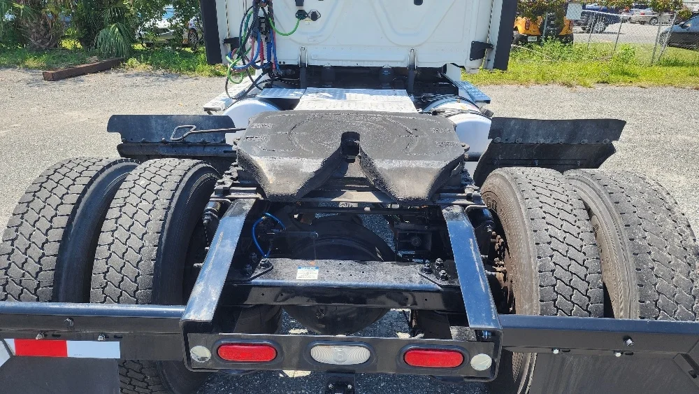 2020 Freightliner Cascadia in Ocala, FL — photo 6