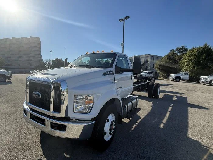2027 Ford F-650 in Dallas, TX — photo 2
