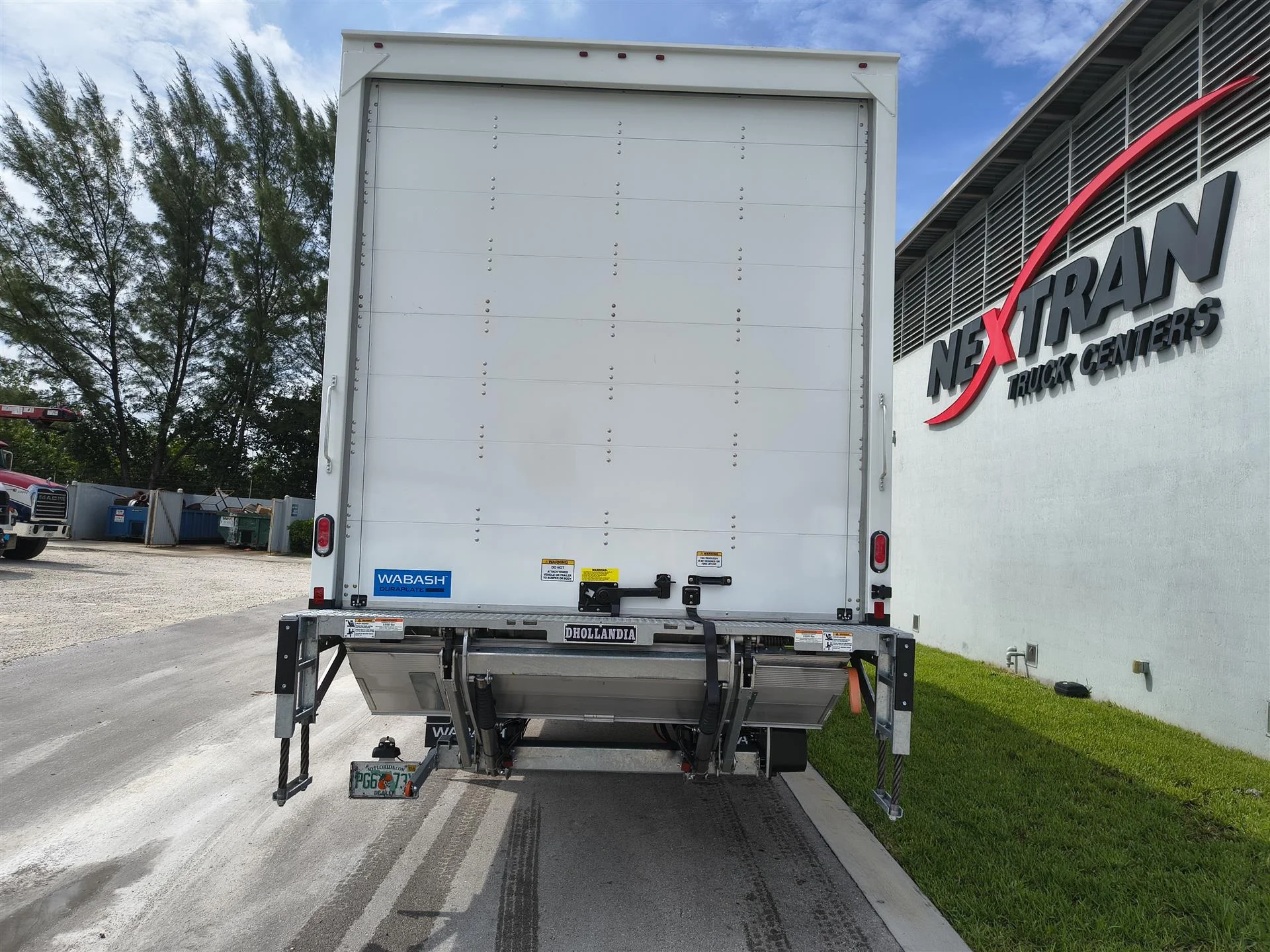 2027 Mack MD in Miami, FL — photo 6