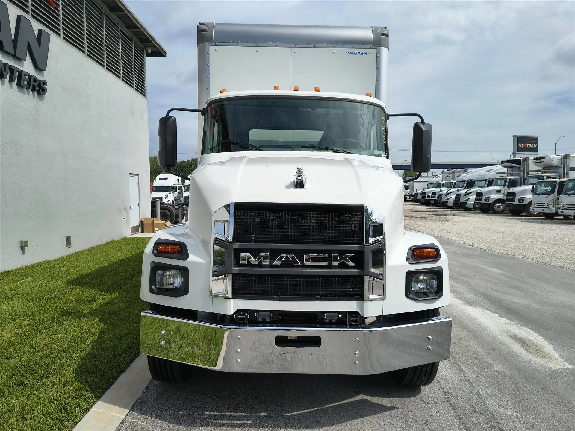 2027 Mack MD in Miami, FL — photo 3