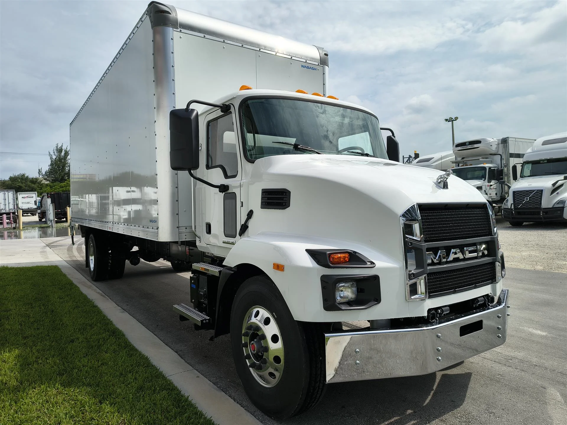 2027 Mack MD in Miami, FL — photo 4