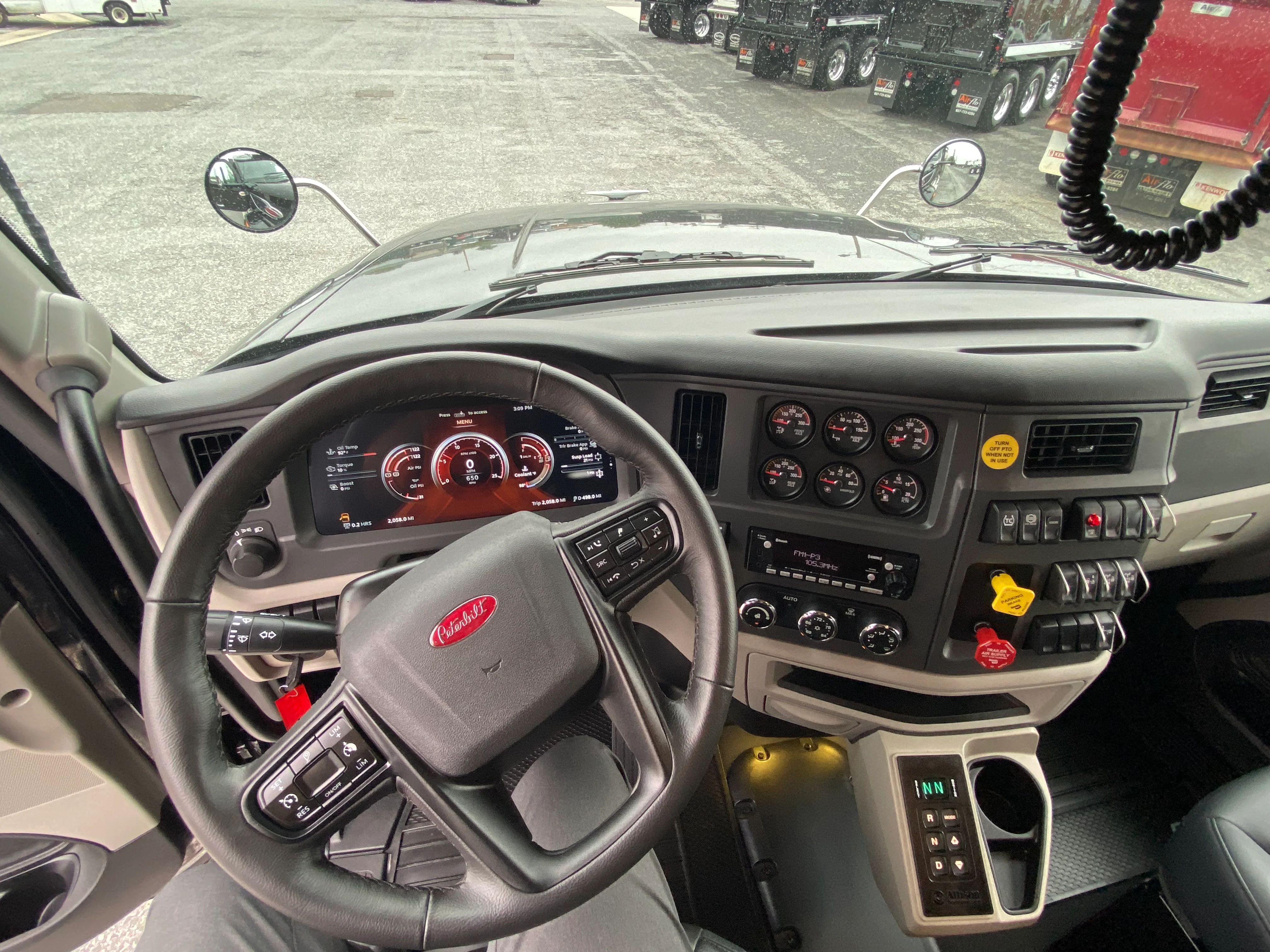 2025 Peterbilt 567 in Landover, MD — photo 4