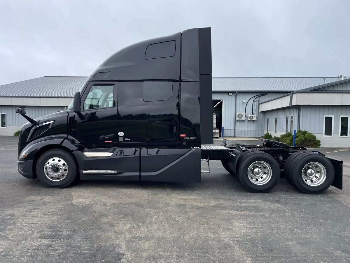 2025 Volvo in Sauk Rapids, MN — photo 2