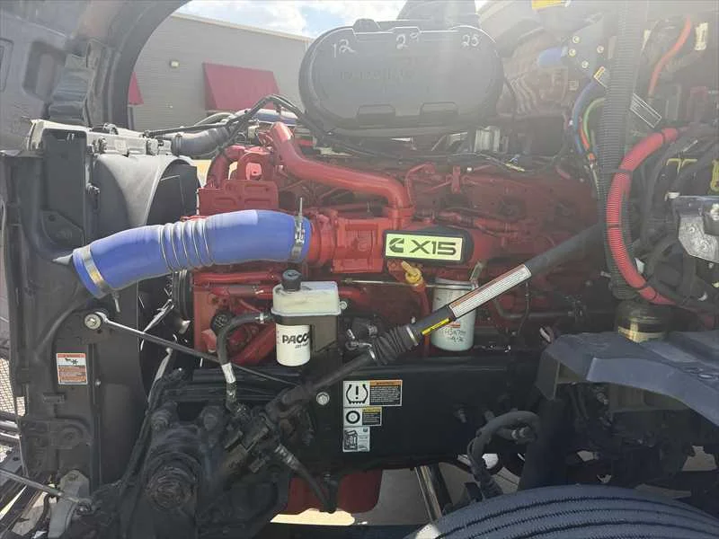 2025 Kenworth T680 in Springfield, MO — photo 9