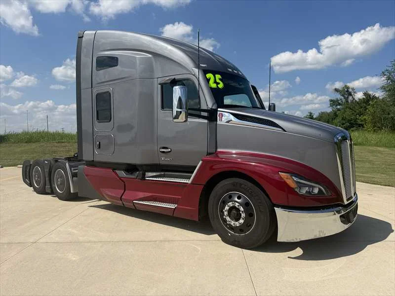 2025 Kenworth T680 in Springfield, MO — photo 6