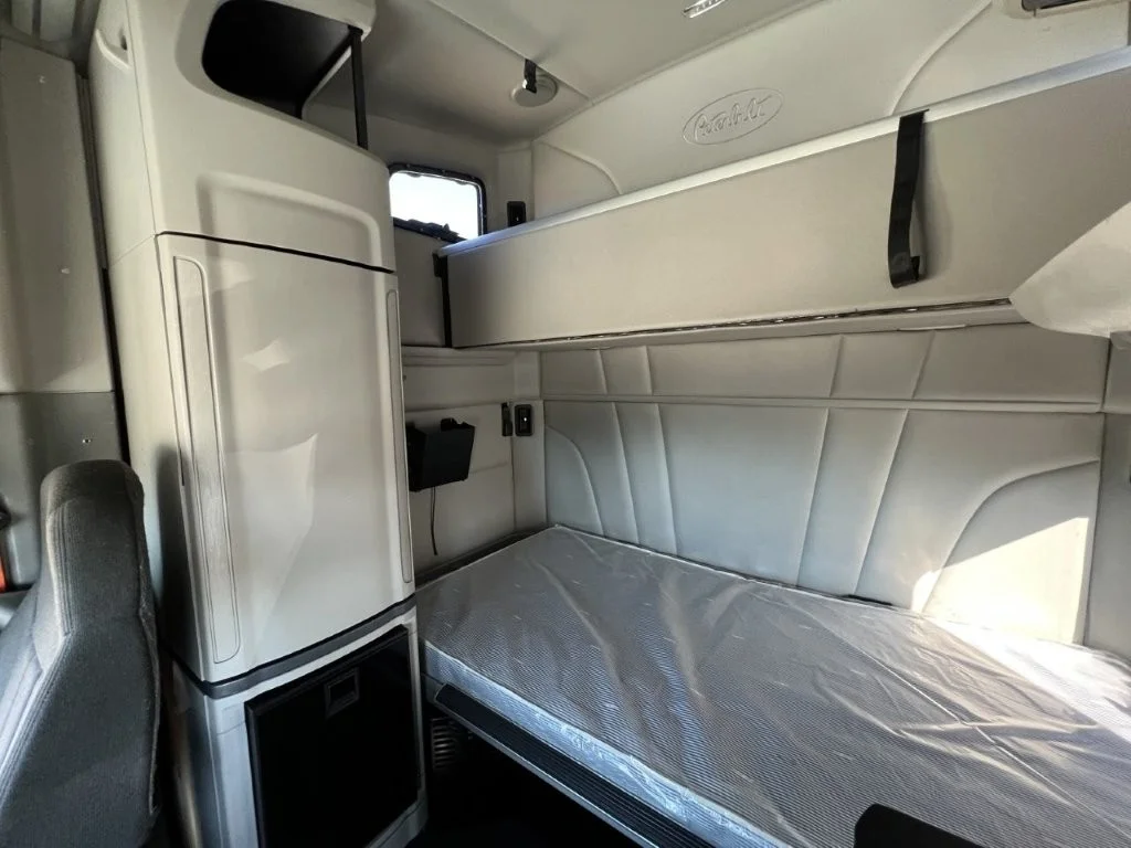 2021 Peterbilt 579 in Dayton, OH — photo 13