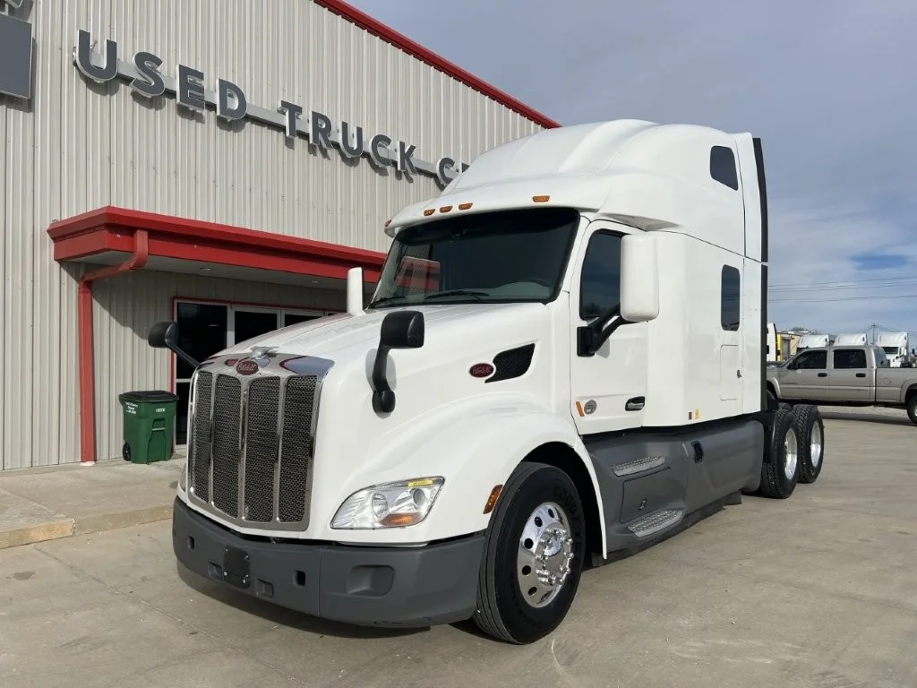 2021 Peterbilt 579 - image 1