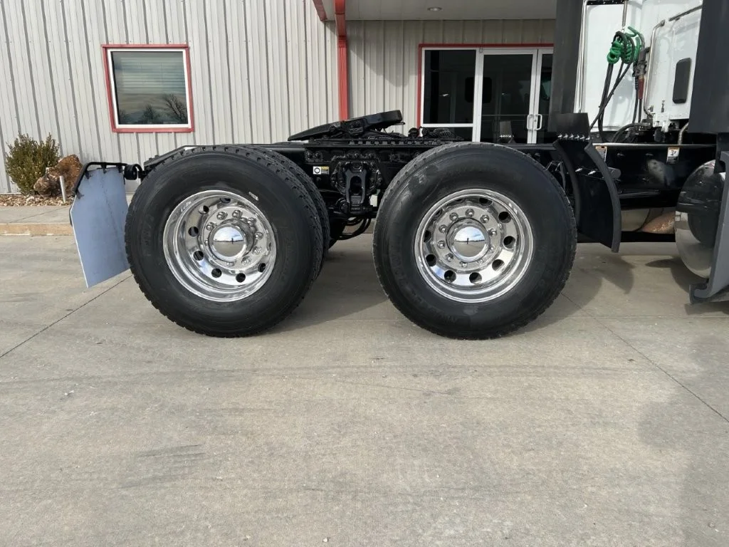 2021 Peterbilt 579 in Dayton, OH — photo 10