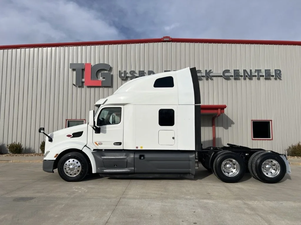 2021 Peterbilt 579 in Dayton, OH — photo 2